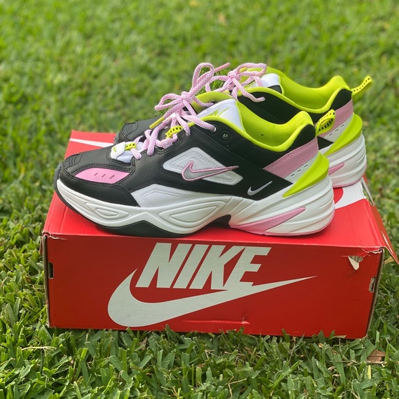 Nike Shoes - Picture 3 of 7